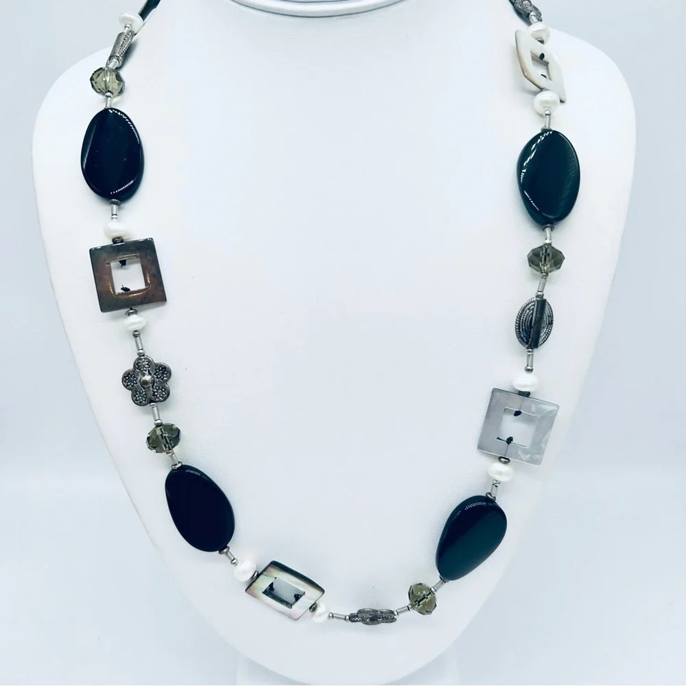 Premier Designs Beaded and Pearl Necklace